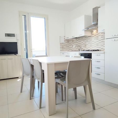 App Girasole 1A 300 Metri Dal Mare In Salento Apartman Torre San Giovanni Ugento Kültér fotó