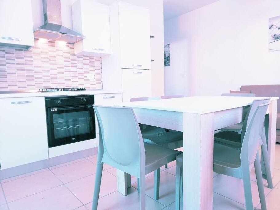 App Girasole 1A 300 Metri Dal Mare In Salento Apartman Torre San Giovanni Ugento Kültér fotó